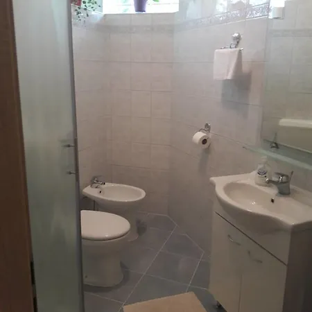 Apartmaji, Sobe - Obzidje 3* بيران