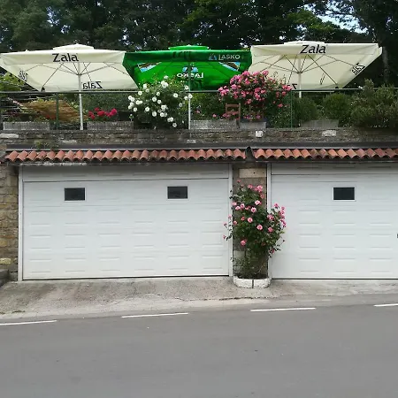 Apartmaji, Sobe - Obzidje بيت ضيافة 3*