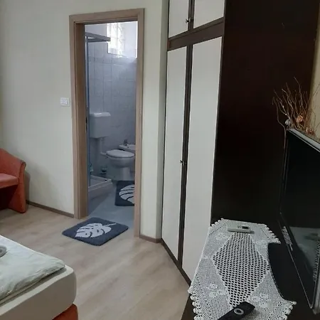 Apartmaji, Sobe - Obzidje بيت ضيافة 3*